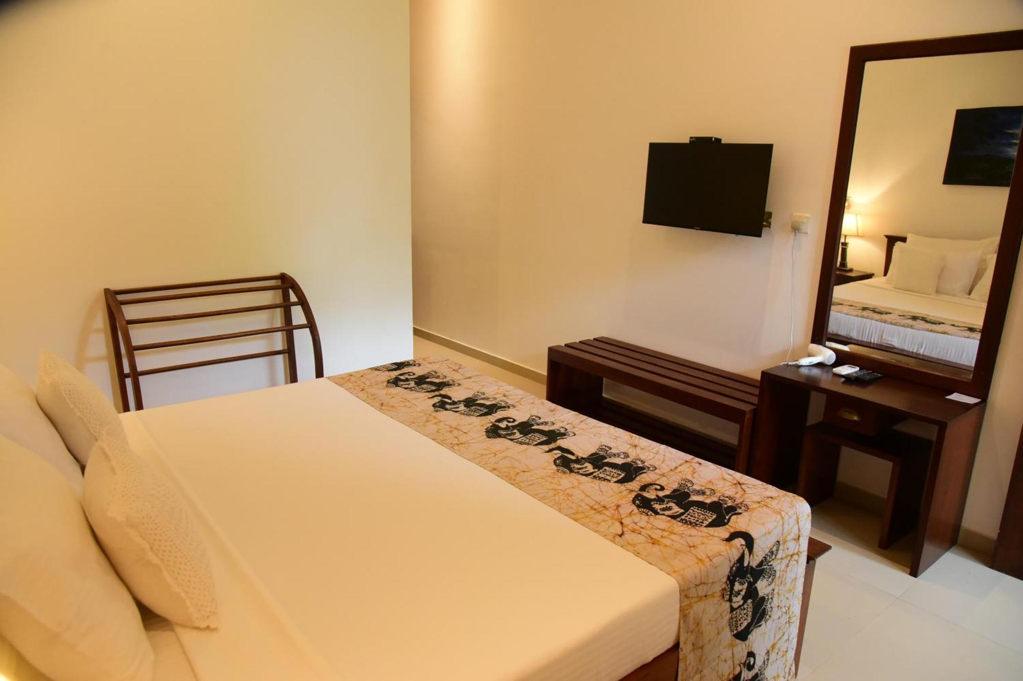 Tranquil Hotel Hikkaduwa Ngoại thất bức ảnh